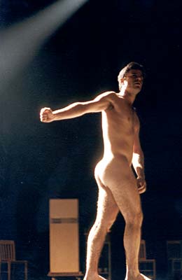 Read more about the article ANTÓNIO, UM RAPAZ DE LISBOA de Jorge Silva Melo