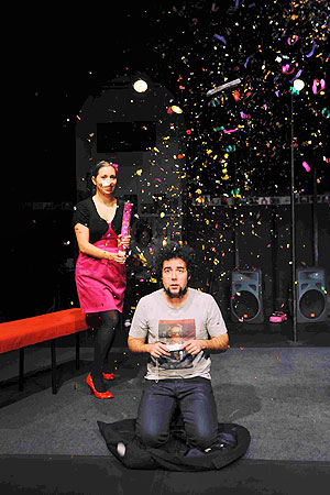 Read more about the article CANTIGAS DE UMA NOITE DE VERÃO (Uma peça de amores e desencontros) de David Greig e Gordon McIntyre