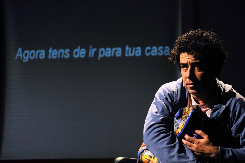 Read more about the article FRÁGIL de  David Greig