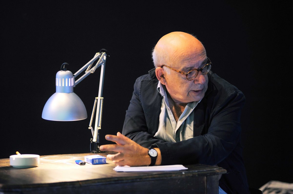 Read more about the article TENHO TRINTA ANOS, ESTOU NAS CADEIAS HÁ QUATRO alguns “Papéis da Prisão” de Luandino Vieira