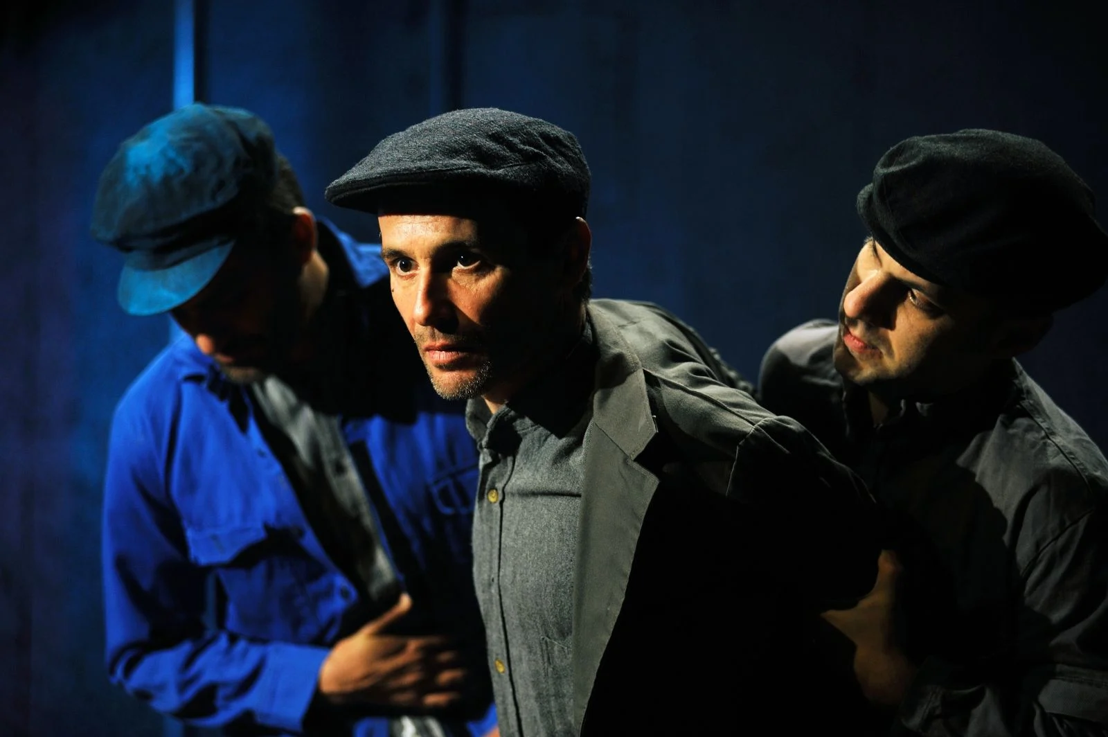 Read more about the article DO ALTO DA PONTE de Arthur Miller