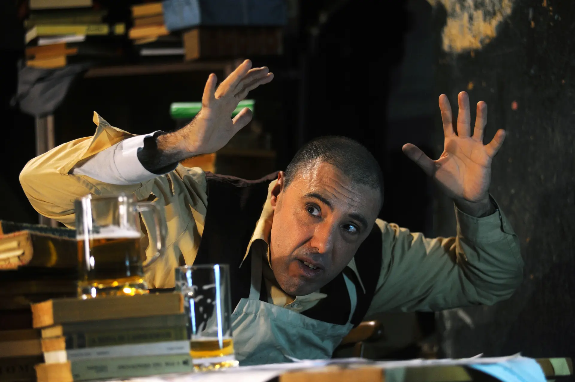 Read more about the article UMA SOLIDÃO DEMASIADO RUIDOSA a partir do romance de Bohumil Hrabal