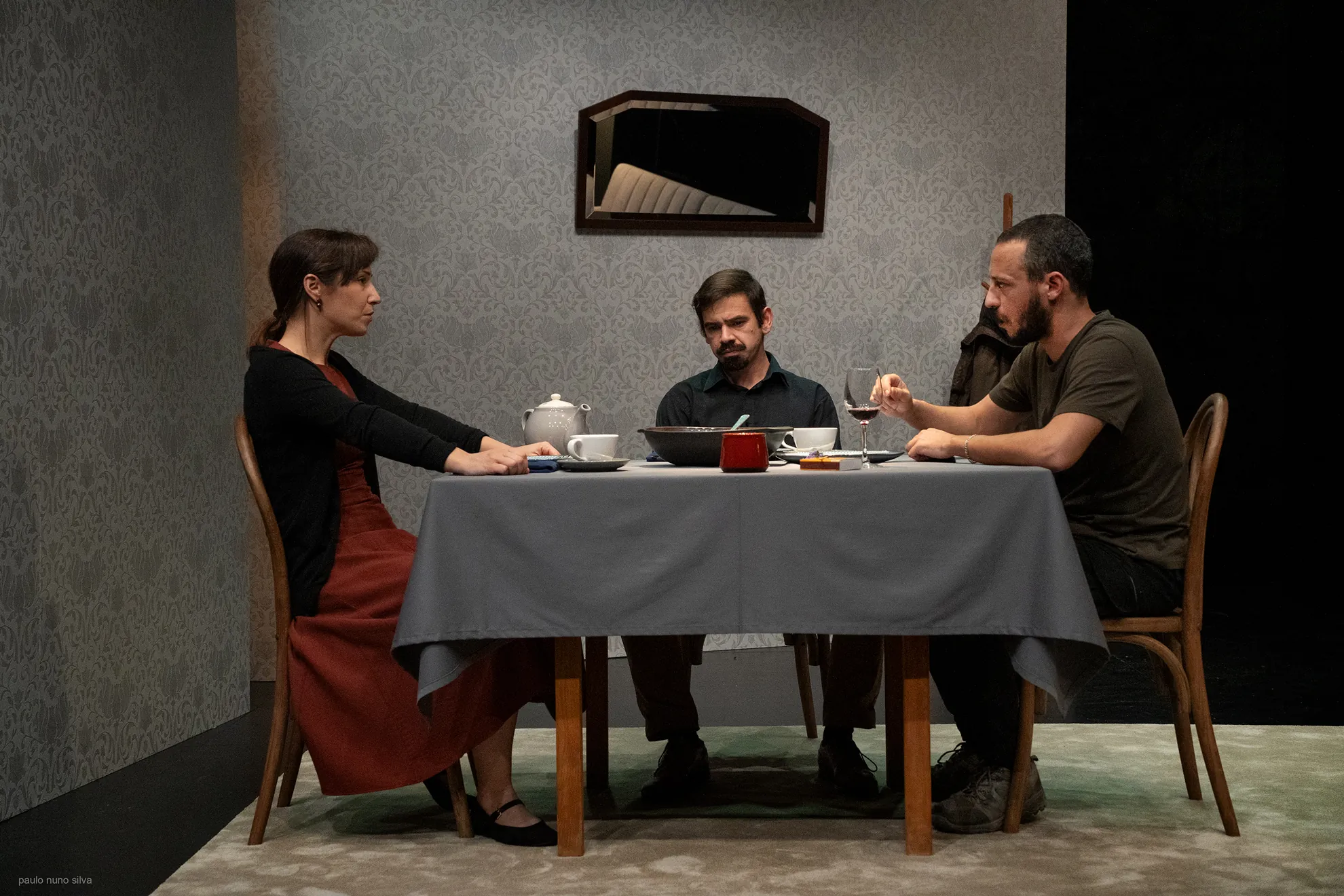 Read more about the article ÓRFÃOS de Dennis Kelly – Teatro da Rainha